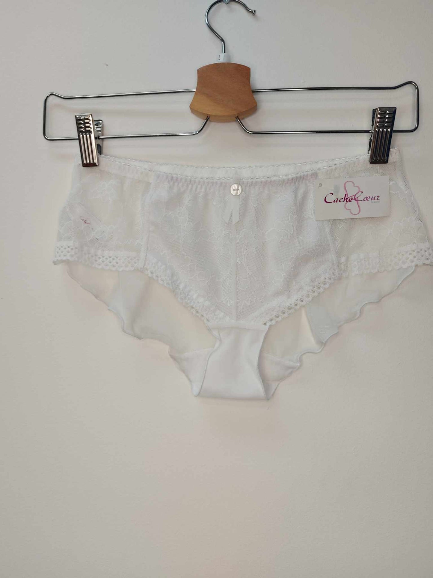 Petite culotte blanche cache coeur